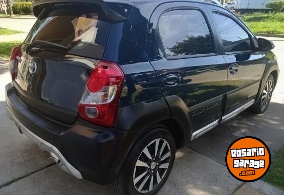 Autos - Toyota Etios Cross 16v 2016 Nafta 81946Km - En Venta