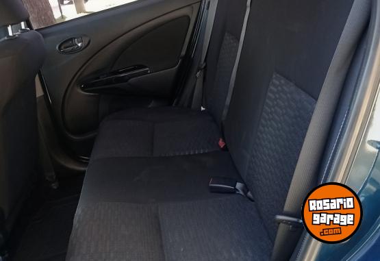 Autos - Toyota Etios Cross 16v 2016 Nafta 81946Km - En Venta
