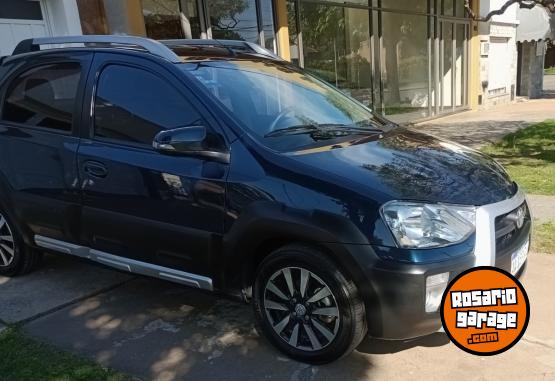Autos - Toyota Etios Cross 16v 2016 Nafta 81946Km - En Venta