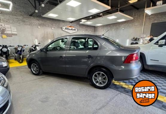 Autos - Volkswagen 2011 confirline 2011 GNC 170000Km - En Venta