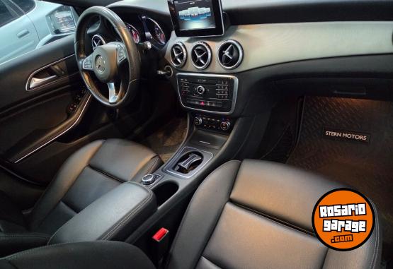 Autos - Mercedes Benz Gla 200 2017 Nafta 110000Km - En Venta
