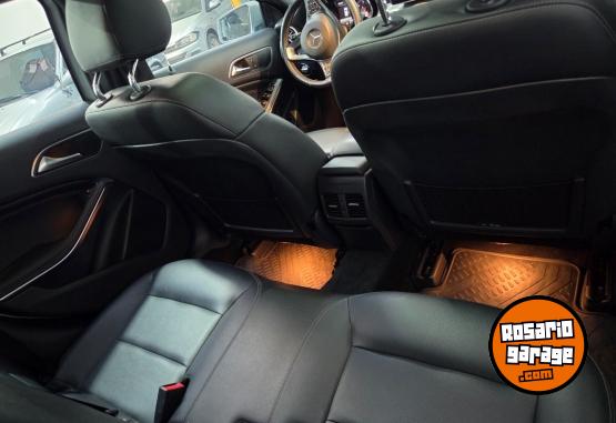 Autos - Mercedes Benz Gla 200 2017 Nafta 110000Km - En Venta
