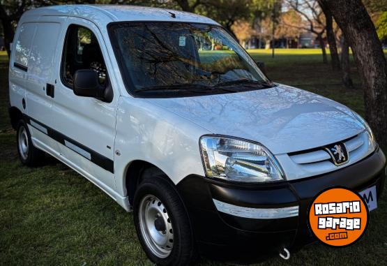 Utilitarios - Peugeot PARTNER FURGON BERLINGO 2015 Diesel 144000Km - En Venta