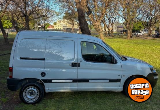 Utilitarios - Peugeot PARTNER FURGON BERLINGO 2015 Diesel 144000Km - En Venta