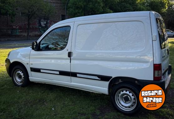 Utilitarios - Peugeot PARTNER FURGON BERLINGO 2015 Diesel 144000Km - En Venta