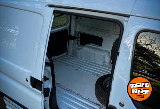Utilitarios - Peugeot PARTNER FURGON BERLINGO 2015 Diesel 144000Km - En Venta