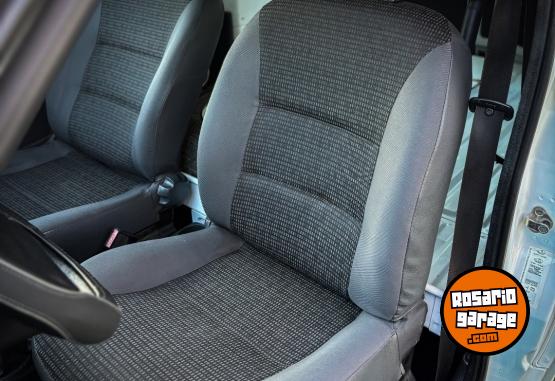 Utilitarios - Peugeot PARTNER FURGON BERLINGO 2015 Diesel 144000Km - En Venta