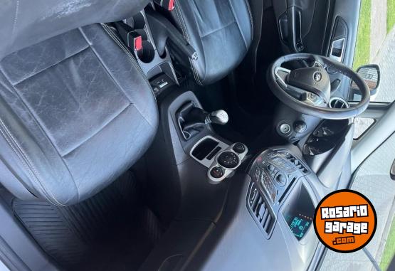 Autos - Ford Fiesta 2017 Nafta 87000Km - En Venta