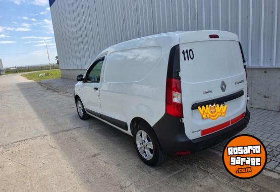 Utilitarios - Renault Kangoo confort 2020 Diesel 121000Km - En Venta