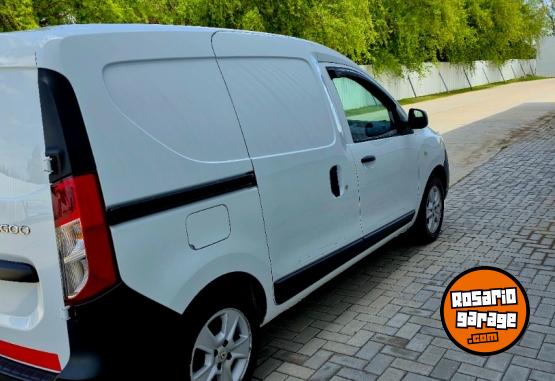 Utilitarios - Renault Kangoo confort 2020 Diesel 121000Km - En Venta