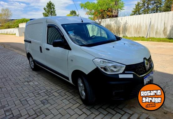 Utilitarios - Renault Kangoo confort 2020 Diesel 121000Km - En Venta
