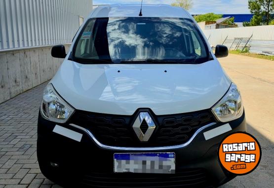 Utilitarios - Renault Kangoo confort 2020 Diesel 121000Km - En Venta