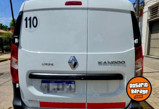 Utilitarios - Renault Kangoo confort 2020 Diesel 121000Km - En Venta