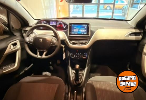 Autos - Peugeot 2008 ALLURE 2019 Nafta 102000Km - En Venta