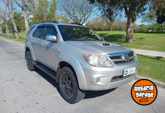 Camionetas - Toyota SW4 3.0 TDI CUERO 2007 Diesel 280000Km - En Venta
