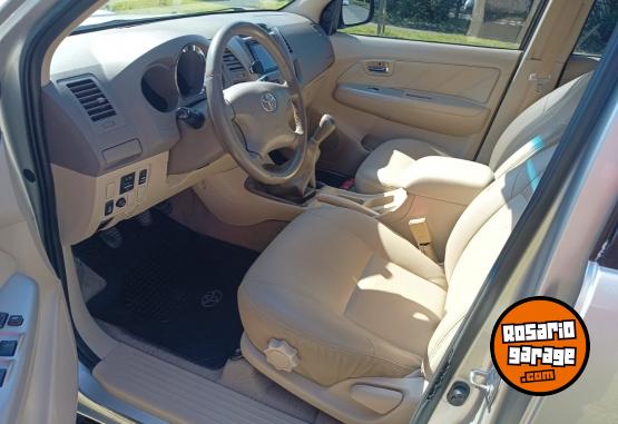Camionetas - Toyota SW4 3.0 TDI CUERO 2007 Diesel 280000Km - En Venta