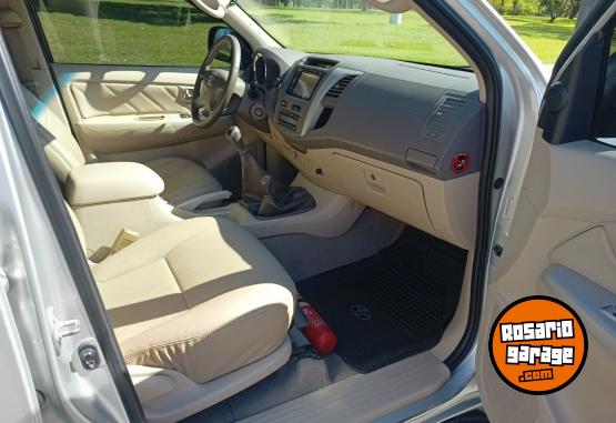 Camionetas - Toyota SW4 3.0 TDI CUERO 2007 Diesel 280000Km - En Venta