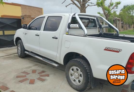 Camionetas - Toyota hilux 2.5 dx pack 2010 Diesel 332000Km - En Venta