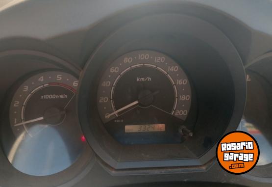 Camionetas - Toyota hilux 2.5 dx pack 2010 Diesel 332000Km - En Venta