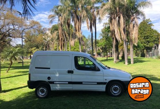Utilitarios - Peugeot Partner, Confort 2009 Diesel 200000Km - En Venta