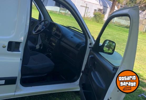 Utilitarios - Peugeot Partner, Confort 2009 Diesel 200000Km - En Venta