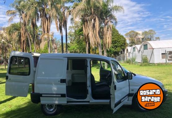 Utilitarios - Peugeot Partner, Confort 2009 Diesel 200000Km - En Venta