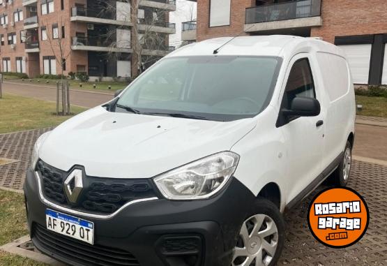 Utilitarios - Renault Kangoo 2024 Nafta 23980Km - En Venta