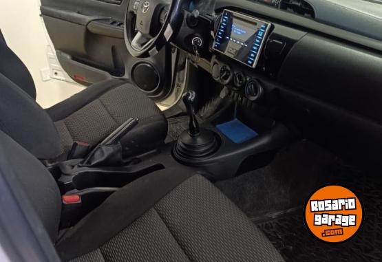 Camionetas - Toyota Hilux DX 2018 Diesel 270000Km - En Venta