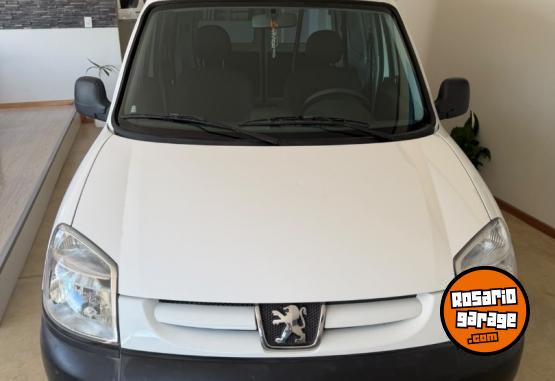 Utilitarios - Peugeot Partner Bussines 2016 Nafta 117000Km - En Venta
