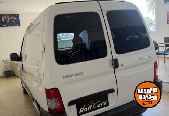 Utilitarios - Peugeot Partner Bussines 2016 Nafta 117000Km - En Venta