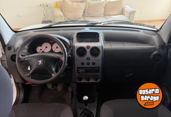 Utilitarios - Peugeot Partner Bussines 2016 Nafta 117000Km - En Venta