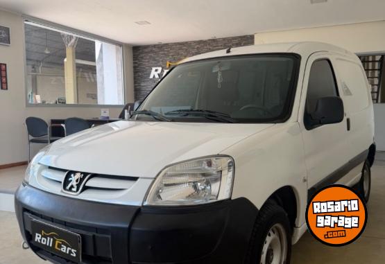Utilitarios - Peugeot Partner Bussines 2016 Nafta 117000Km - En Venta