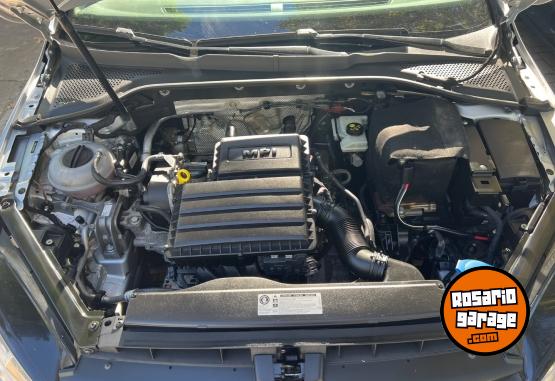 Autos - Volkswagen Golf Trendline 2017 Nafta 120000Km - En Venta