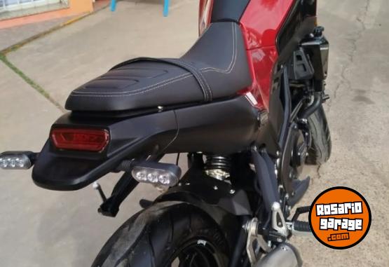 Motos - Benelli Leoncino 2023 Nafta 3800Km - En Venta