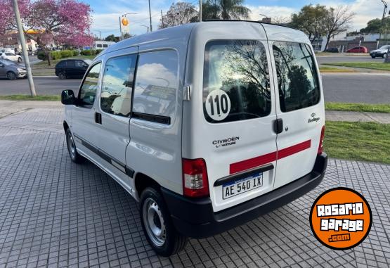 Utilitarios - Citroen BERLINGO FURGÓN 5 ASIENTO 2021 Diesel 60000Km - En Venta