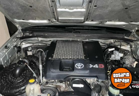 Camionetas - Toyota 1012 hilux 2012 Diesel 200000Km - En Venta