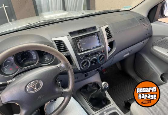 Camionetas - Toyota 1012 hilux 2012 Diesel 200000Km - En Venta