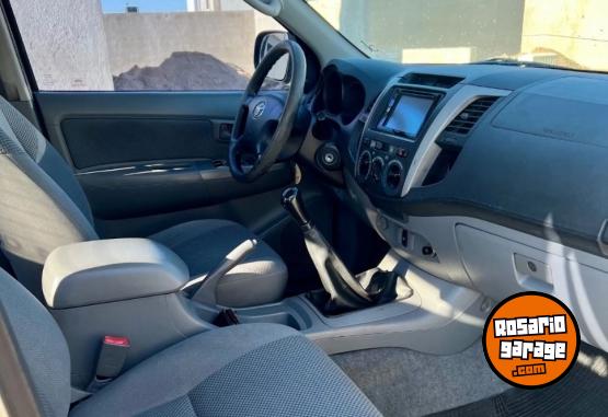 Camionetas - Toyota 1012 hilux 2012 Diesel 200000Km - En Venta