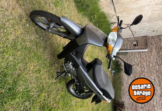 Motos - Guerrero Trip 110 full 2022 Nafta 15800Km - En Venta