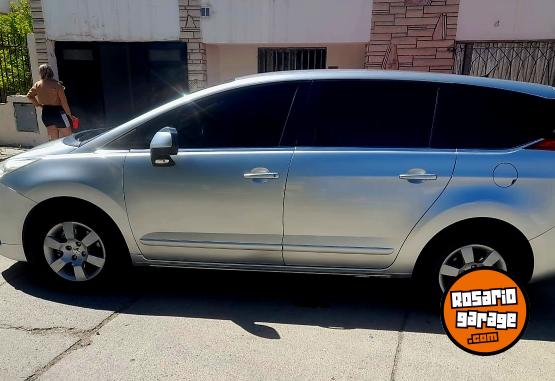 Autos - Peugeot 5008 2014 Nafta 190000Km - En Venta