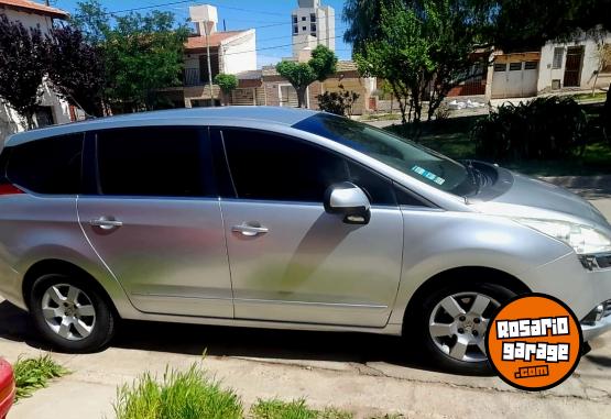 Autos - Peugeot 5008 2014 Nafta 190000Km - En Venta