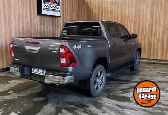 Camionetas - Toyota Hilux 2023 Diesel 77000Km - En Venta