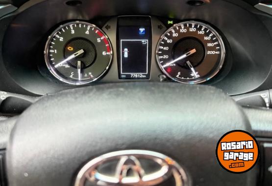 Camionetas - Toyota Hilux 2023 Diesel 77000Km - En Venta
