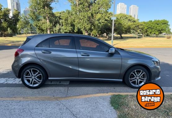 Autos - Mercedes Benz A200 2017 Nafta 105000Km - En Venta
