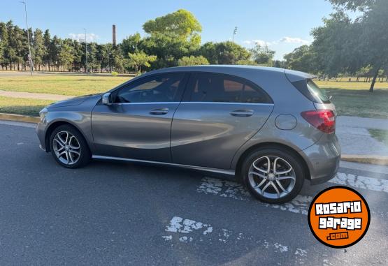 Autos - Mercedes Benz A200 2017 Nafta 105000Km - En Venta