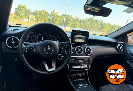 Autos - Mercedes Benz A200 2017 Nafta 105000Km - En Venta