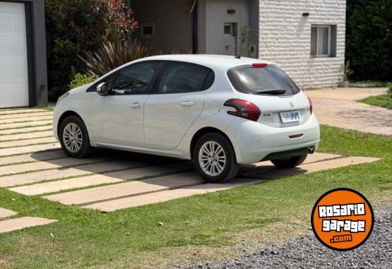 Autos - Peugeot 208 Allure 2018 Nafta 75000Km - En Venta