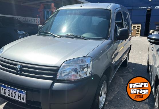 Utilitarios - Peugeot Partner 2024 Nafta 47000Km - En Venta