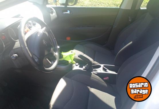 Autos - Peugeot Peugeot 308 2015 Nafta 200000Km - En Venta