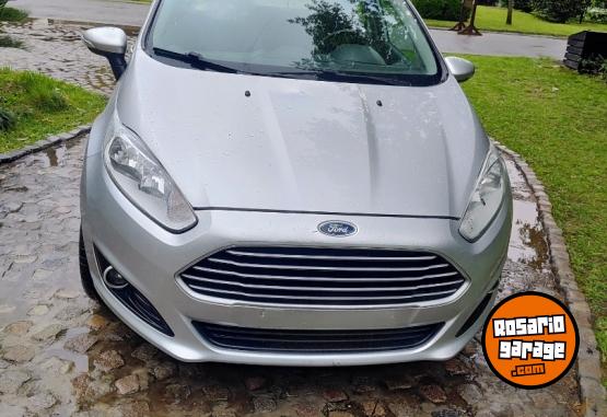 Autos - Ford Fiesta Kinect 1.6 S 2016 Nafta 82000Km - En Venta